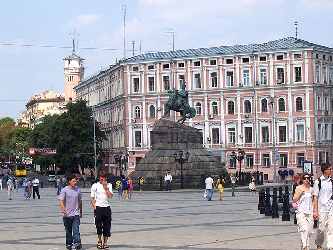 Monument to Bogdan Khmelnitsky