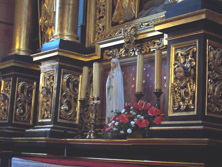 Inside the Mariacki Church