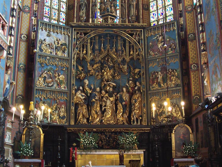 Inside the Mariacki Church